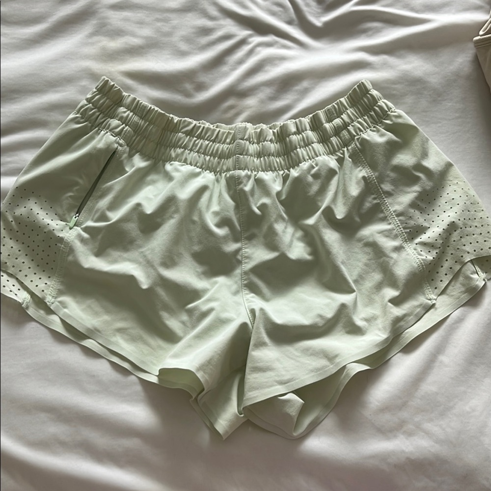 Athleta Hustle 3” Green Athletic Shorts